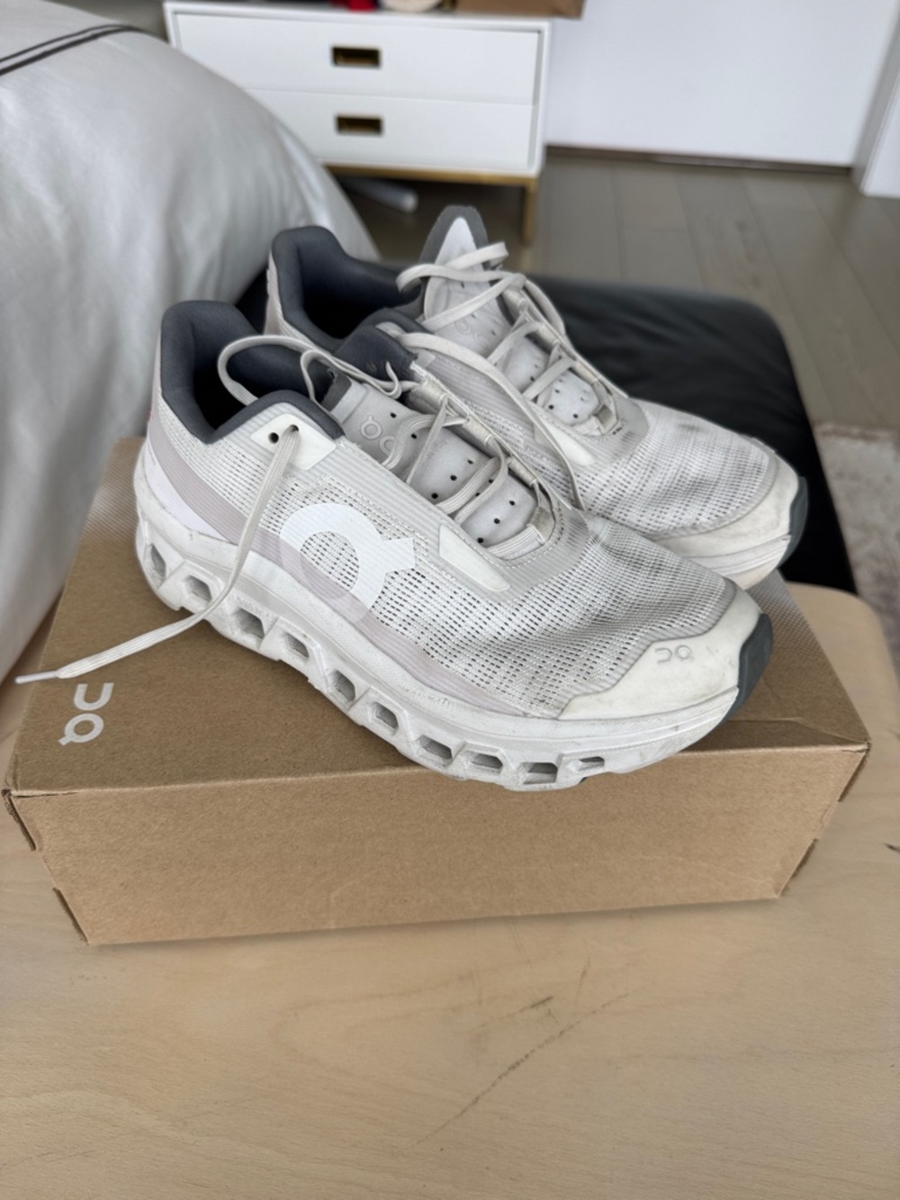 On Running Women's Cloudnova Athletic Shoes - White/Grey